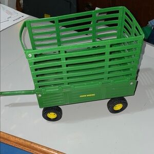 John Deere toy hay wagon - metal/plastic